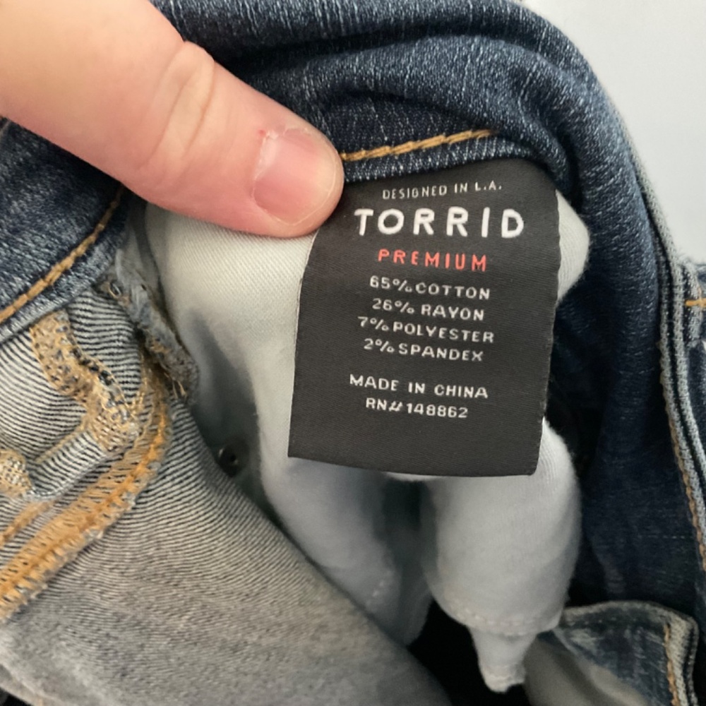 Torrid Lightly Distressed Jeggings -‎ Size 20 - Picture 8 of 9